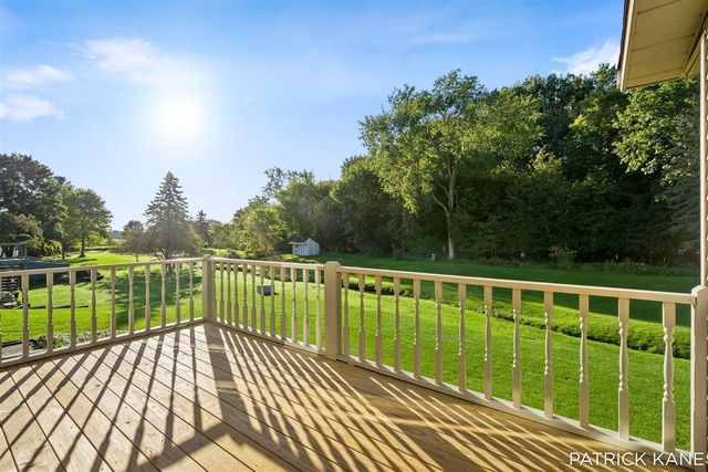 8618 Cedar Lake Drive, Jenison, MI 49428