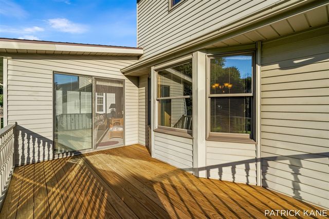 8618 Cedar Lake Drive, Jenison, MI 49428