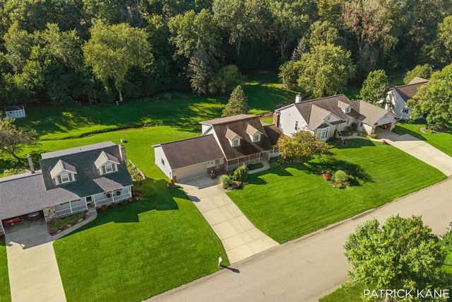 8618 Cedar Lake Drive, Jenison, MI 49428