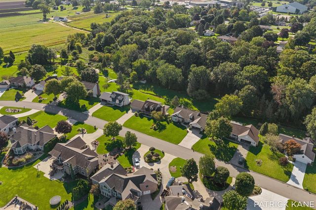 8618 Cedar Lake Drive, Jenison, MI 49428