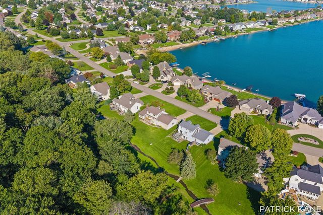 8618 Cedar Lake Drive, Jenison, MI 49428