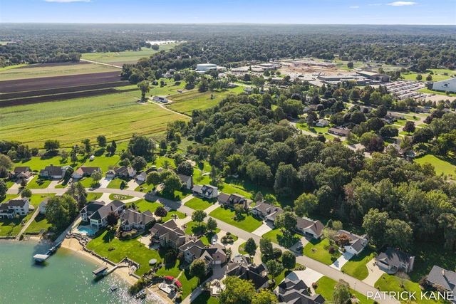 8618 Cedar Lake Drive, Jenison, MI 49428