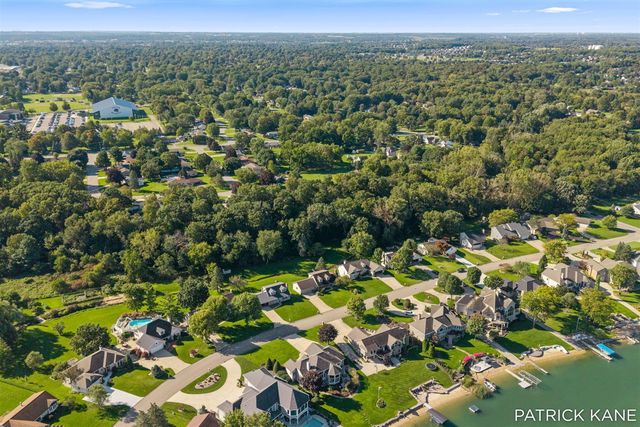 8618 Cedar Lake Drive, Jenison, MI 49428