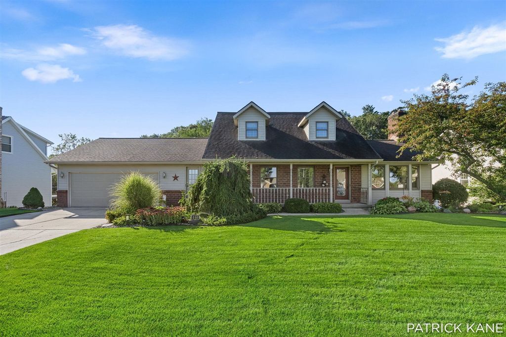 8618 Cedar Lake Drive, Jenison, MI 49428