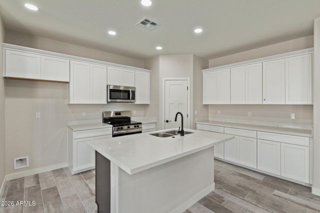 8461 W MISSION HILLS Drive, Arizona City, AZ 85123