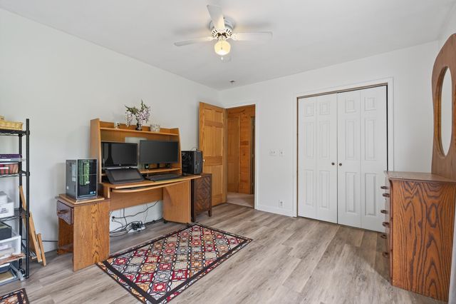135 Pointe Drive, Campobello, SC 29322