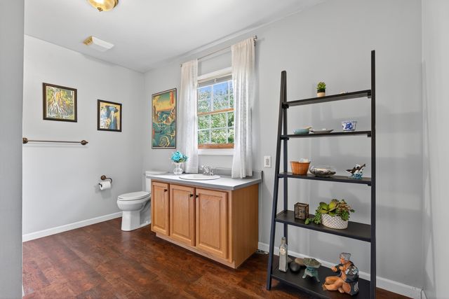 135 Pointe Drive, Campobello, SC 29322