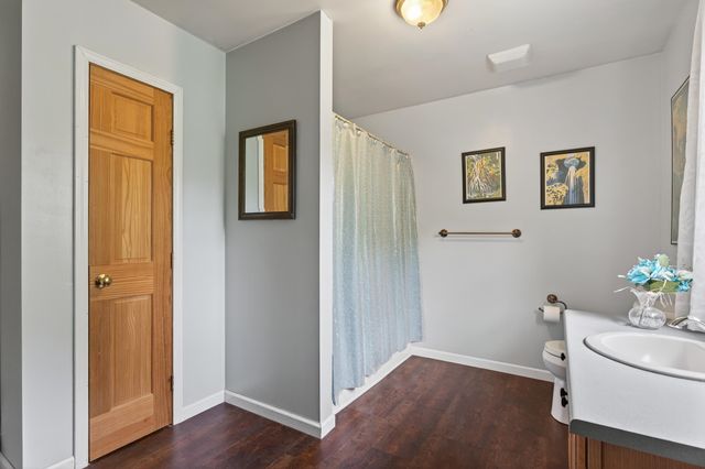135 Pointe Drive, Campobello, SC 29322