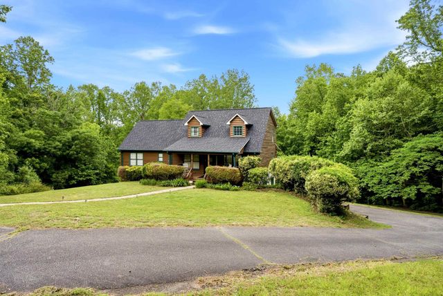 135 Pointe Drive, Campobello, SC 29322