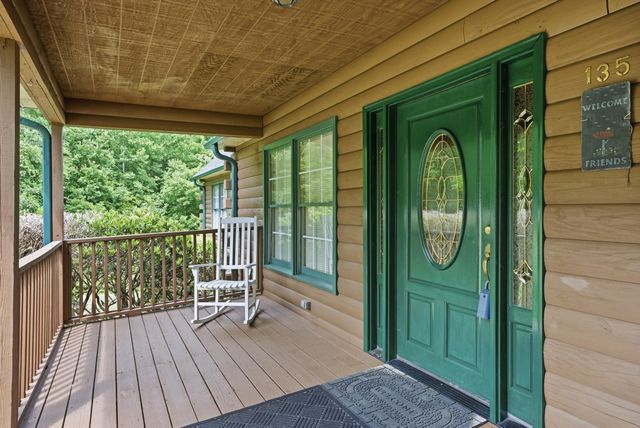 135 Pointe Drive, Campobello, SC 29322