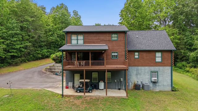 135 Pointe Drive, Campobello, SC 29322