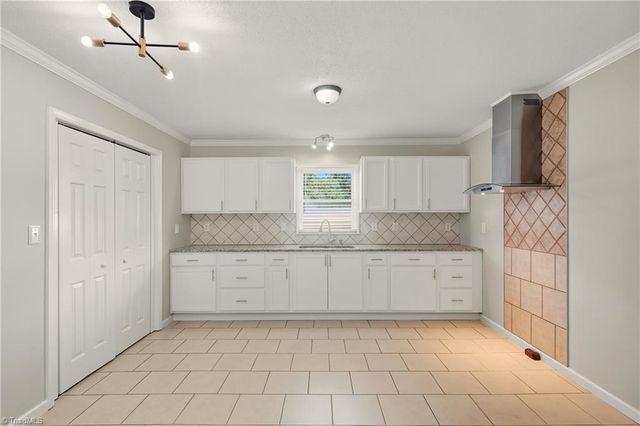 809 Garfield Court, Winston-salem, NC 27105