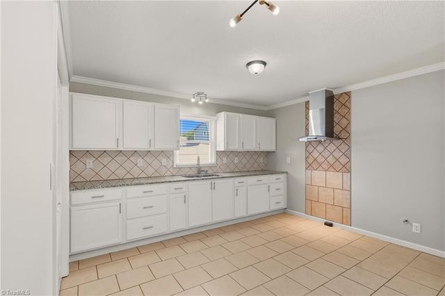 809 Garfield Court, Winston-salem, NC 27105