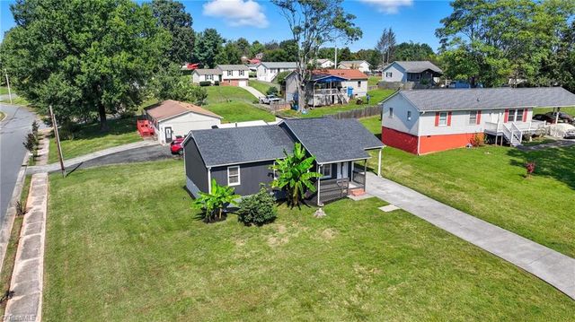 809 Garfield Court, Winston-salem, NC 27105