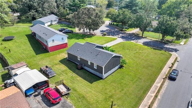 809 Garfield Court, Winston-salem, NC 27105