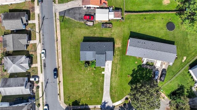 809 Garfield Court, Winston-salem, NC 27105