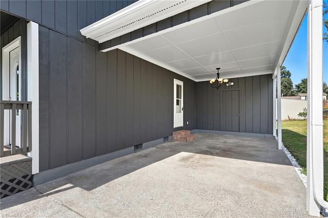 809 Garfield Court, Winston-salem, NC 27105