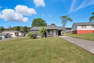 809 Garfield Court, Winston-salem, NC 27105