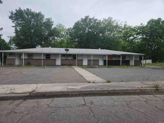2202 W 10TH Avenue, Pine Bluff, AR 71611