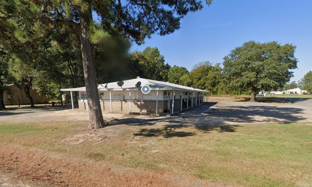 2202 W 10TH Avenue, Pine Bluff, AR 71611