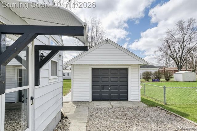 410 E Pottawatamie Street, Tecumseh, MI 49286