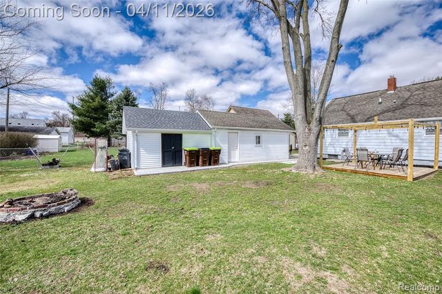 410 E Pottawatamie Street, Tecumseh, MI 49286