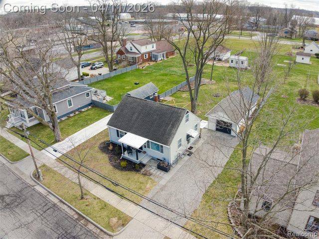 410 E Pottawatamie Street, Tecumseh, MI 49286