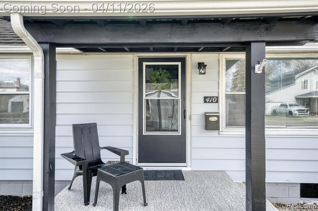 410 E Pottawatamie Street, Tecumseh, MI 49286