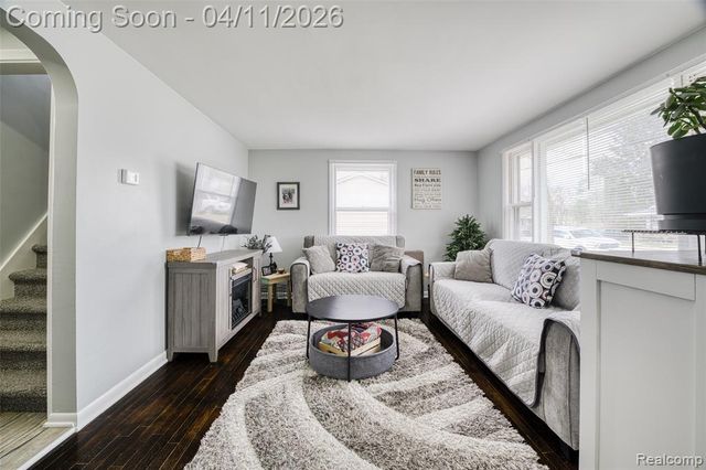 410 E Pottawatamie Street, Tecumseh, MI 49286