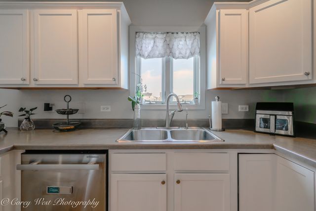 276 Ream Drive, Elburn, IL 60119