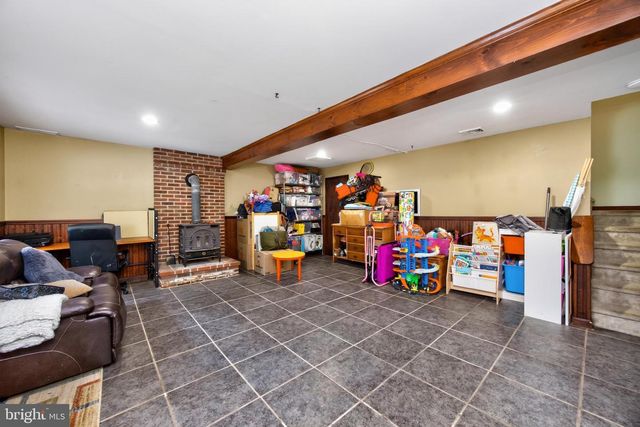 111 FULMER RD, Perkiomenville, PA 18074