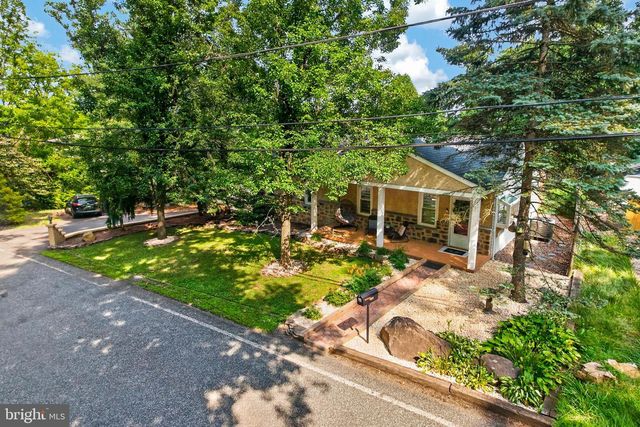 111 FULMER RD, Perkiomenville, PA 18074