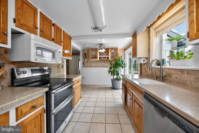 111 FULMER RD, Perkiomenville, PA 18074