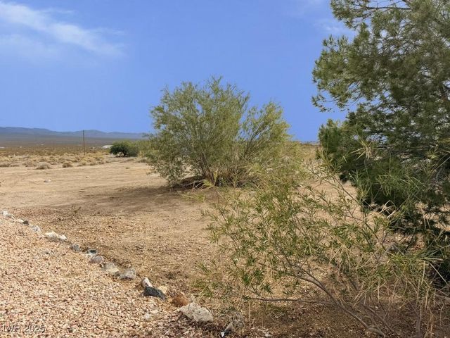 410 East Bluebird Avenue, Pahrump, NV 89060