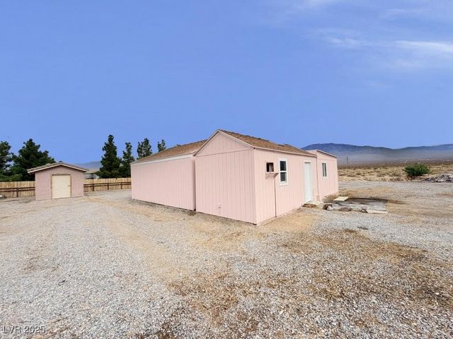 410 East Bluebird Avenue, Pahrump, NV 89060