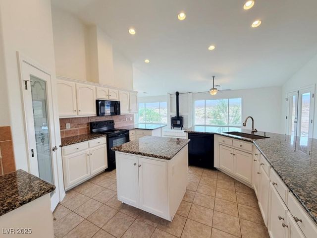 410 East Bluebird Avenue, Pahrump, NV 89060