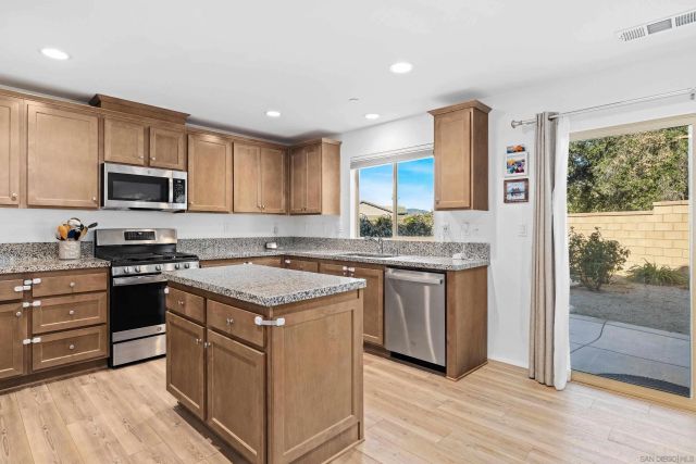 24060 Raptor Way, Lake Elsinore, CA 92532