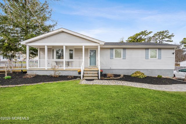 1301 Oakdale Street, Toms River, NJ 08757