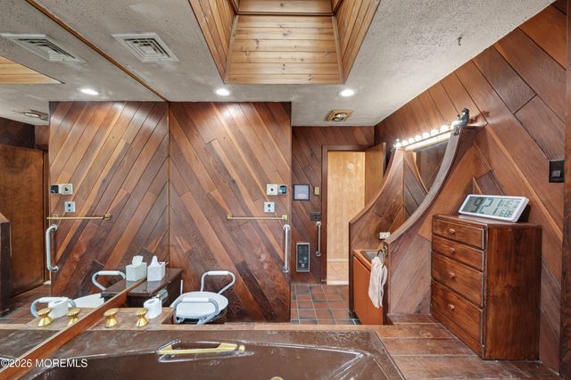 1301 Oakdale Street, Toms River, NJ 08757