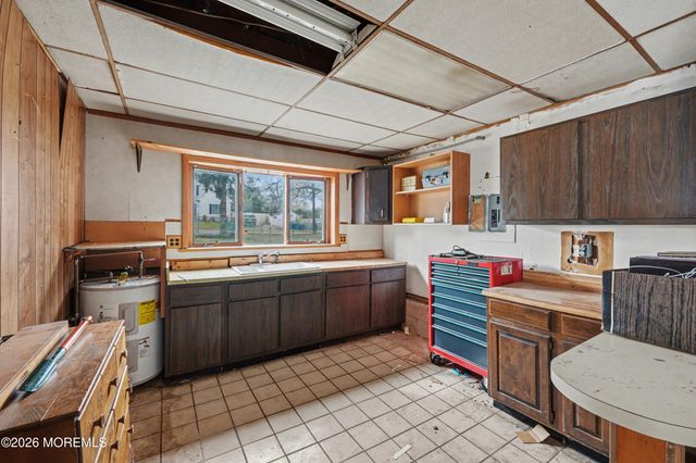 1301 Oakdale Street, Toms River, NJ 08757