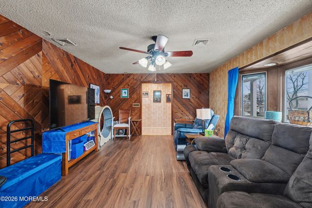 1301 Oakdale Street, Toms River, NJ 08757