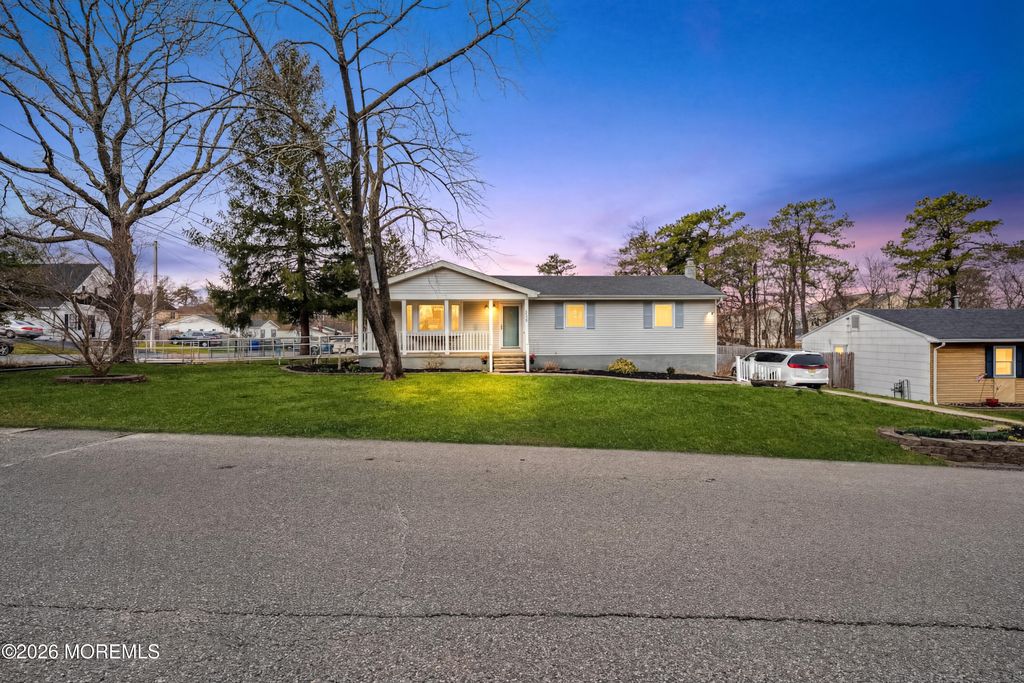 1301 Oakdale Street, Toms River, NJ 08757