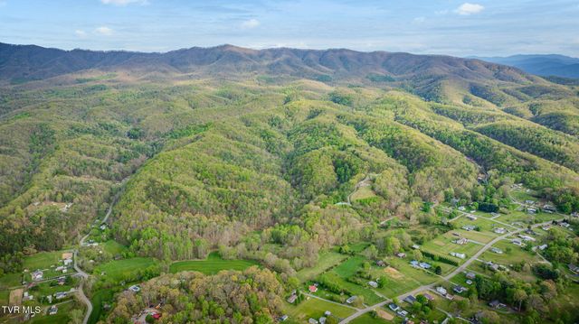 1620 Chinquapin Grove Road, Bluff City, TN 37618