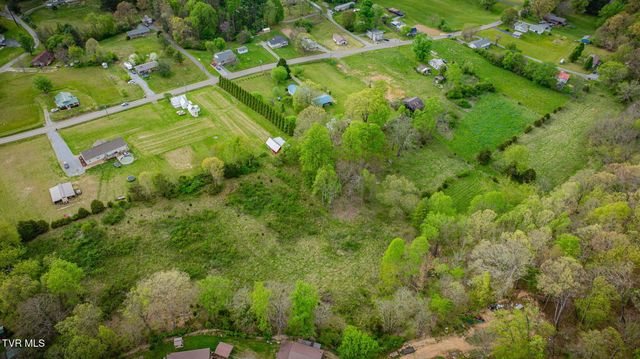 1620 Chinquapin Grove Road, Bluff City, TN 37618