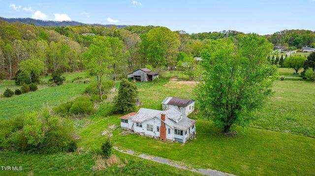 1620 Chinquapin Grove Road, Bluff City, TN 37618