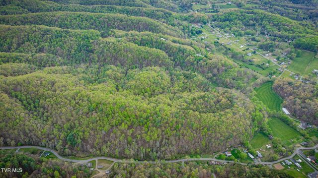 1620 Chinquapin Grove Road, Bluff City, TN 37618