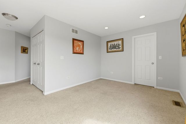 2915 Kelly Drive, Elgin, IL 60124