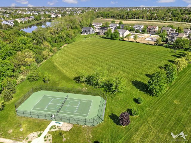2915 Kelly Drive, Elgin, IL 60124