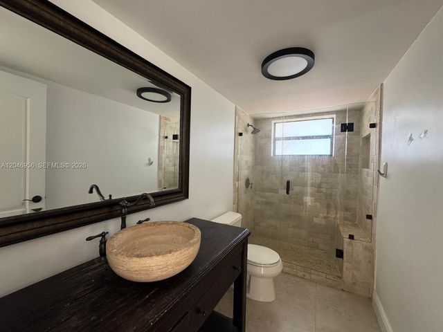5839 SW 74th Ter 104, South Miami, FL 33143