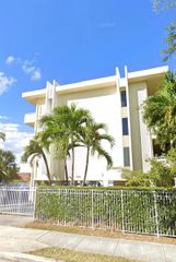 5839 SW 74th Ter 104, South Miami, FL 33143